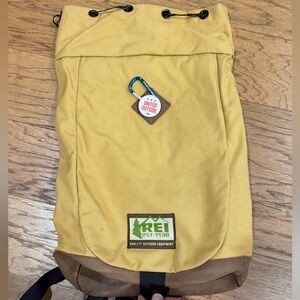 REI Co-op Flash 18 Yellow Backpack
